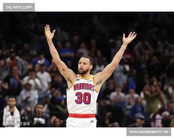 库里再度迎战德比对手 经典对决瞬间重现球场 库里再度迎战德比对手 经典对决瞬间重现球场