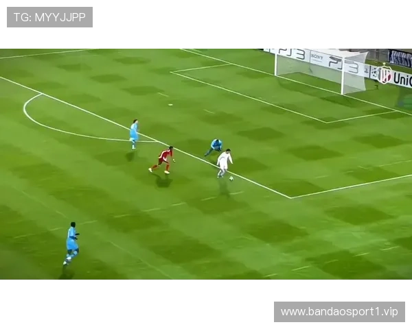 《有一种感觉叫君临伯纳乌 领略足球殿堂的激情与荣耀》 《有一种感觉叫君临伯纳乌 领略足球殿堂的激情与荣耀》